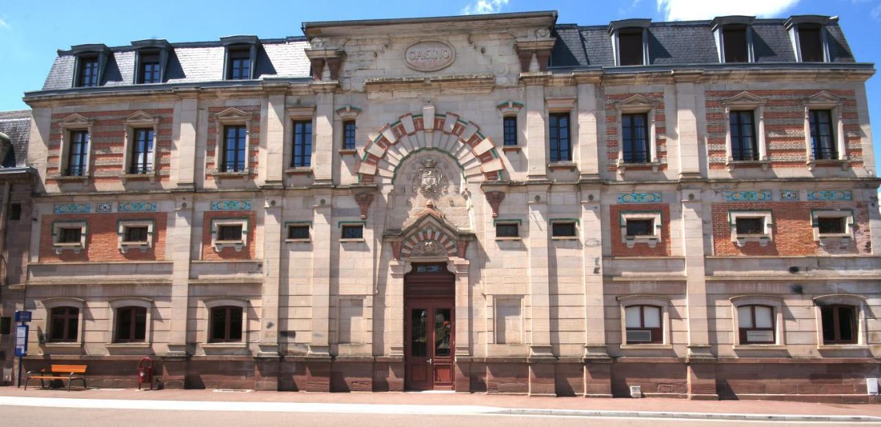 F2 Aux Pieds Des Thermes 3 Etoiles Luxeuil-les-Bains Kültér fotó